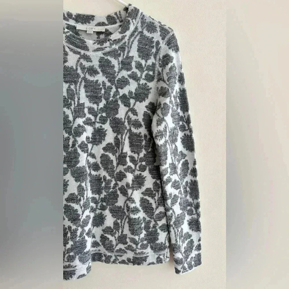 LOFT Floral Sweater Thermal, Grey and White, Size Medium - Picture 16 of 16